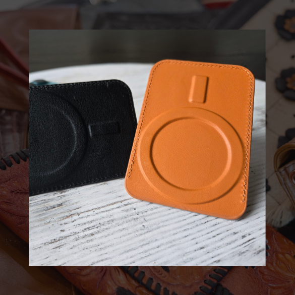 Magnetic cardholder wallet